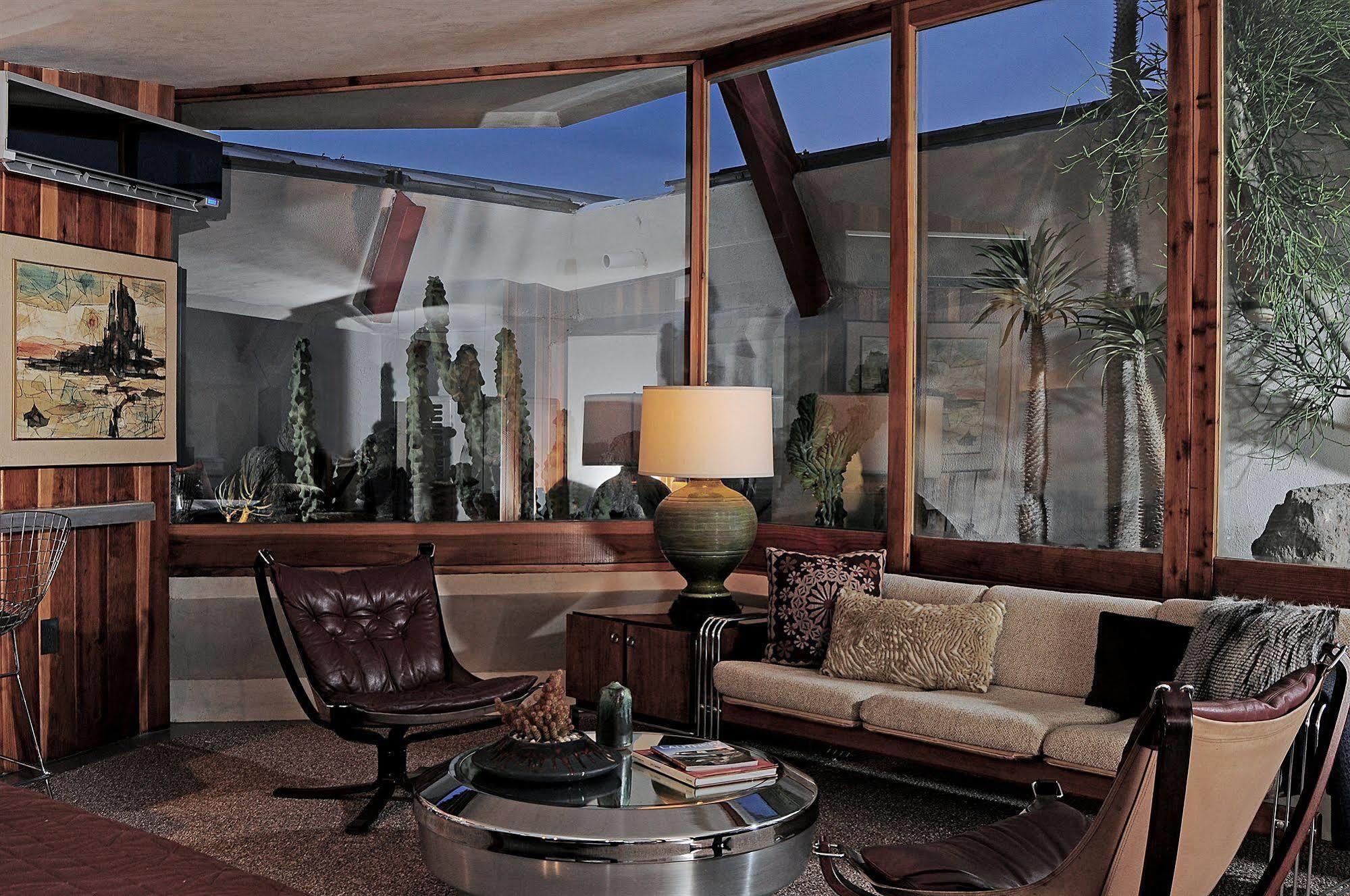 Hotel Lautner Desert Hot Springs Exterior photo
