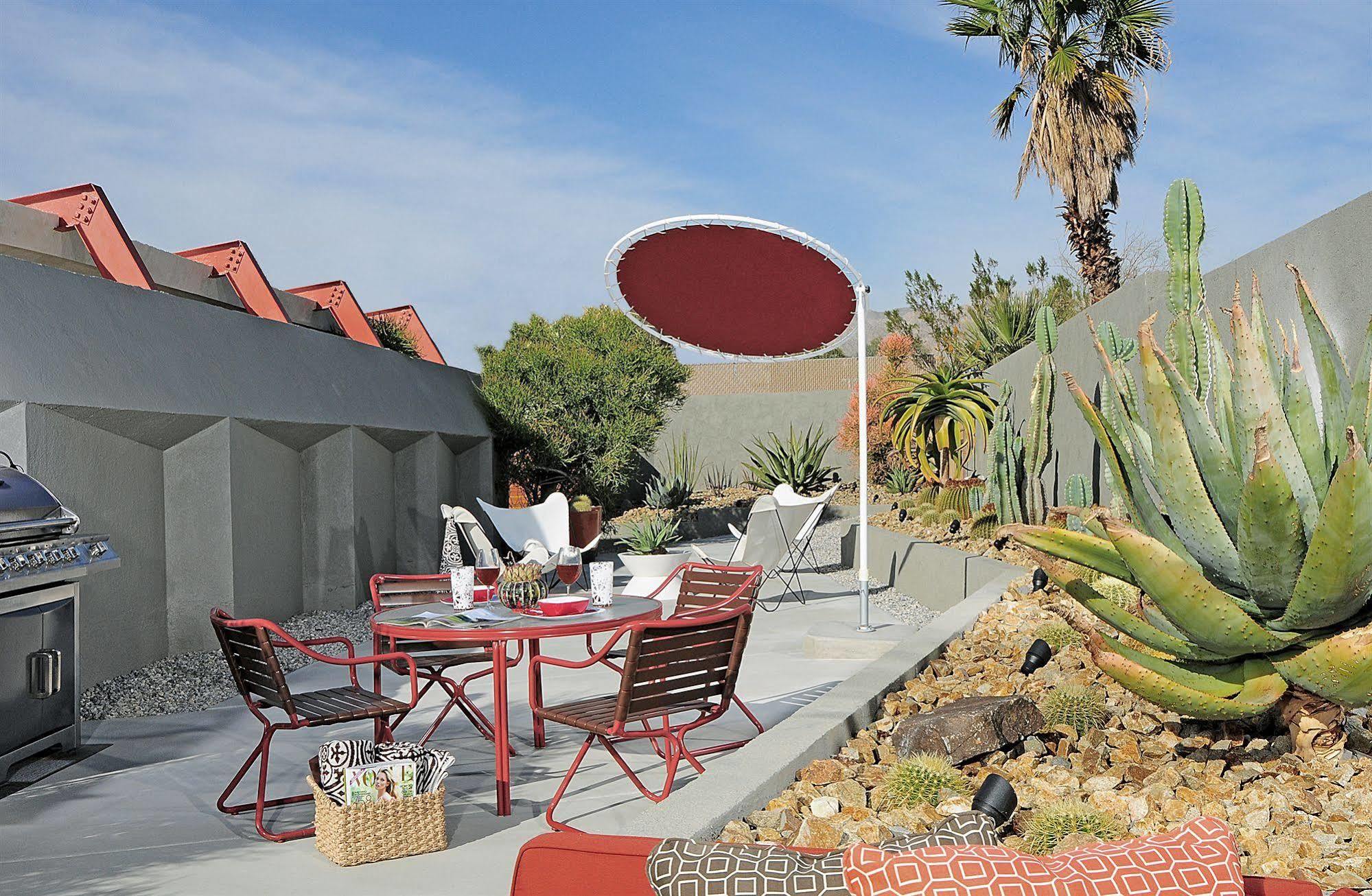 Hotel Lautner Desert Hot Springs Exterior photo